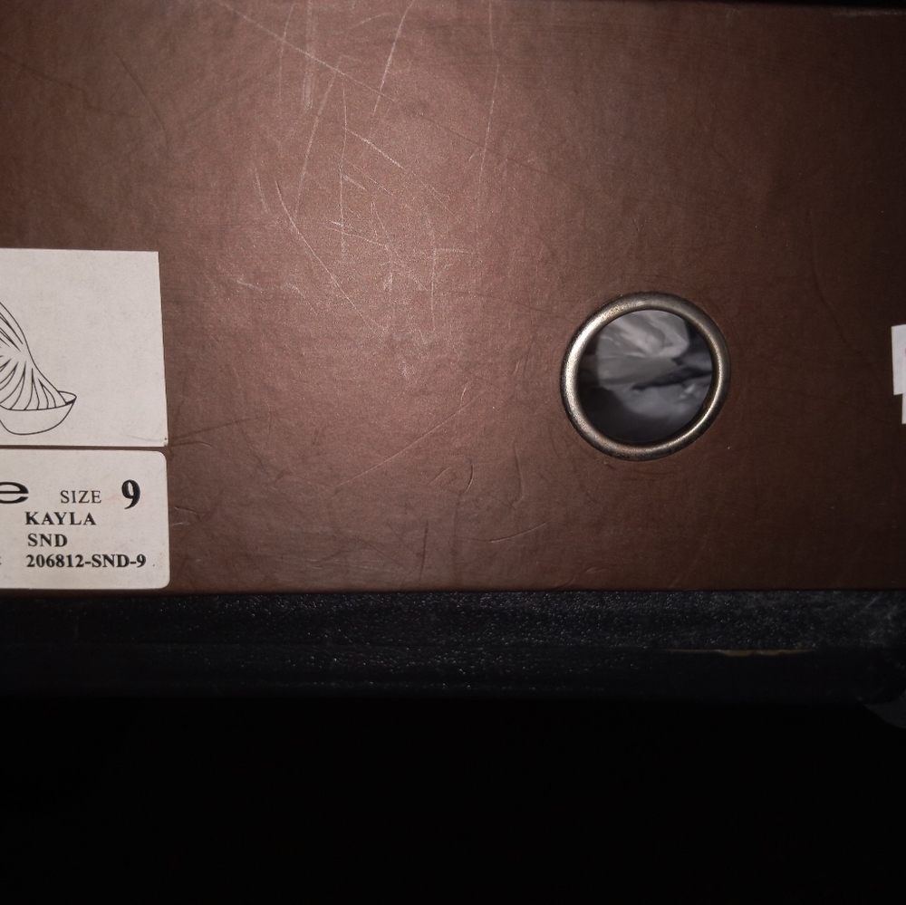 Shoes - Picture 4 of 5